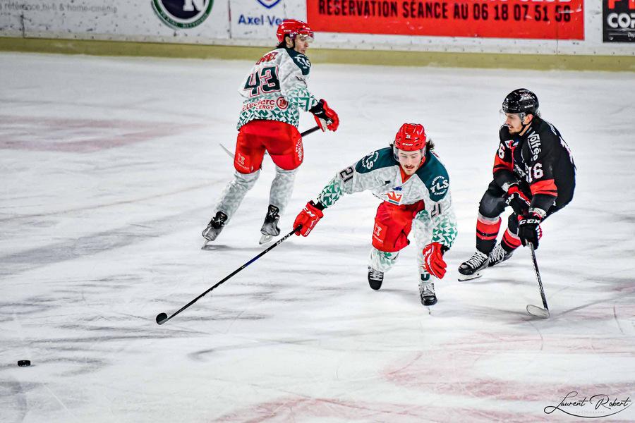Bordeaux 7 - 3 Cergy-Pontoise