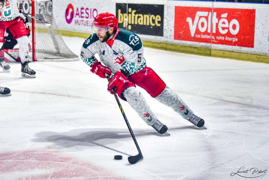 Bordeaux 7 - 3 Cergy-Pontoise