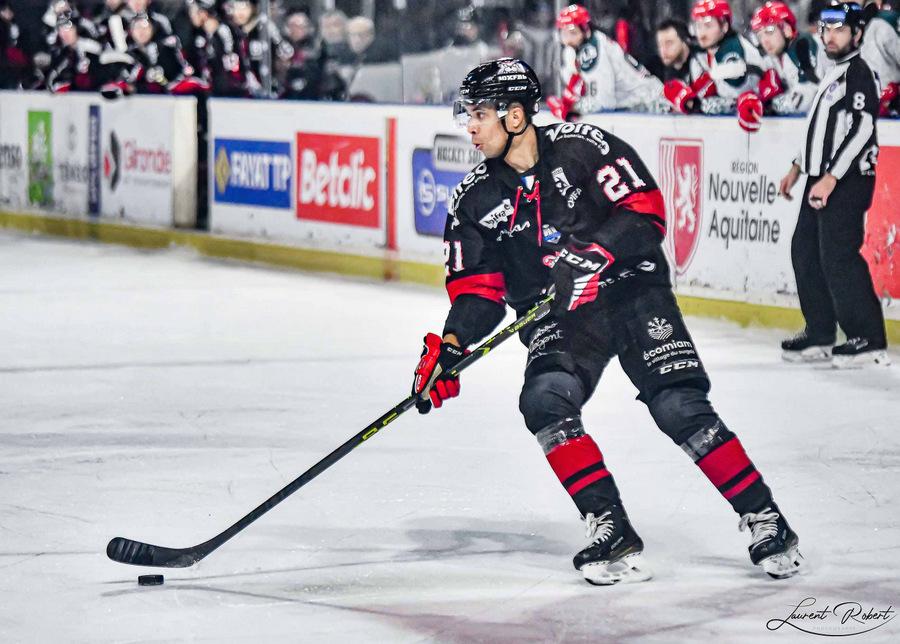 Bordeaux 7 - 3 Cergy-Pontoise