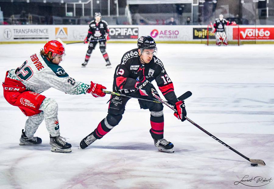 Bordeaux 7 - 3 Cergy-Pontoise