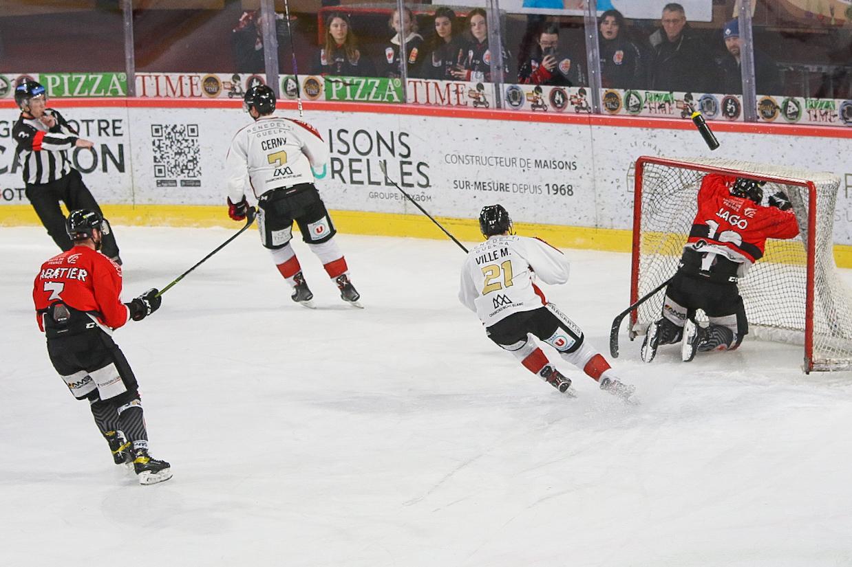 Amiens  1 - 5 Chamonix 