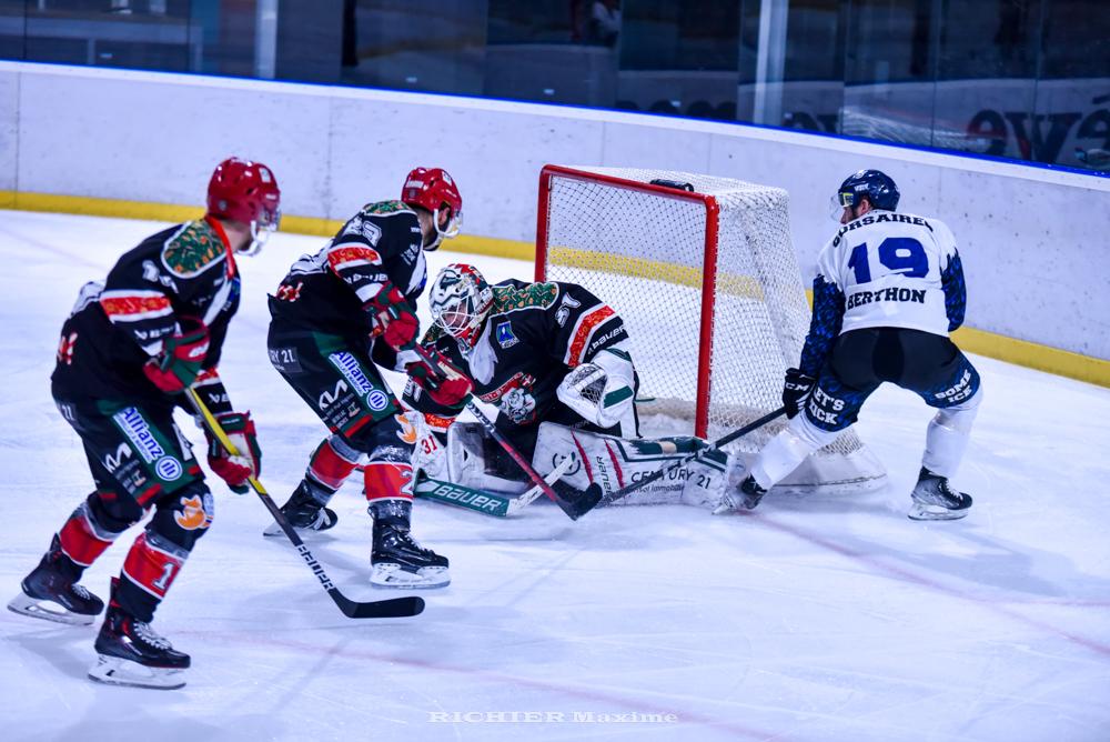 Mont-Blanc 7 - 4 Nantes