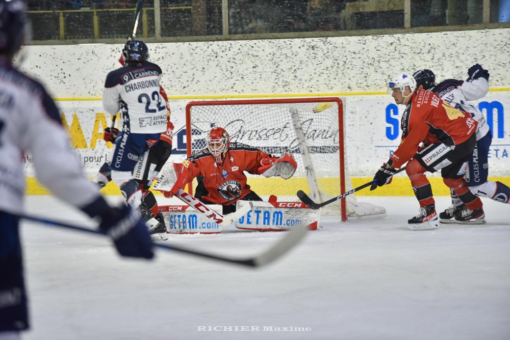 Chamonix  5 - 4 Angers 