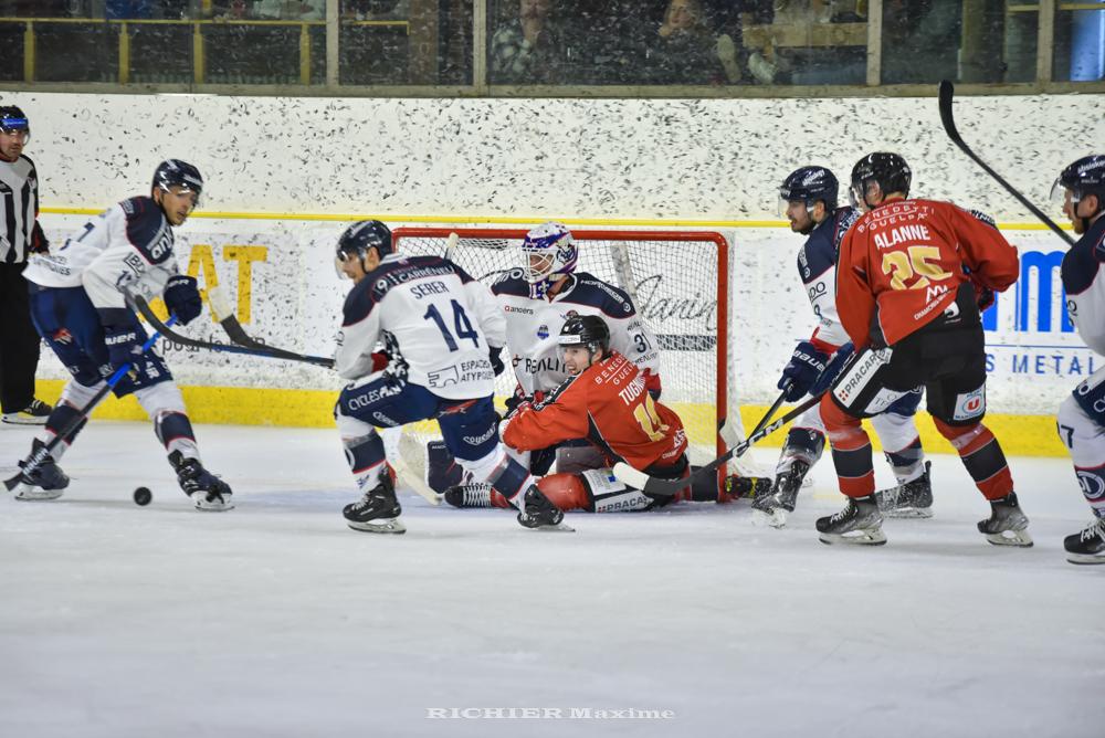 Chamonix  5 - 4 Angers 