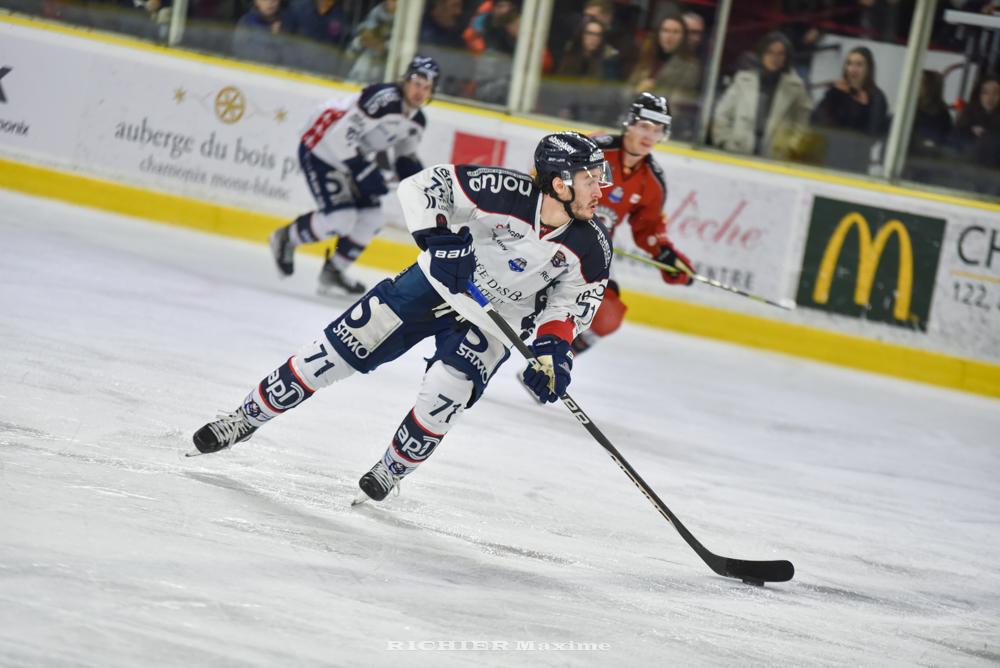 Chamonix  5 - 4 Angers 