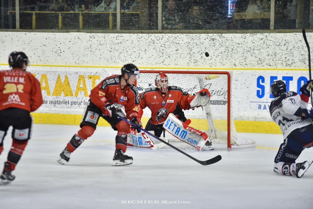 Chamonix  5 - 4 Angers 