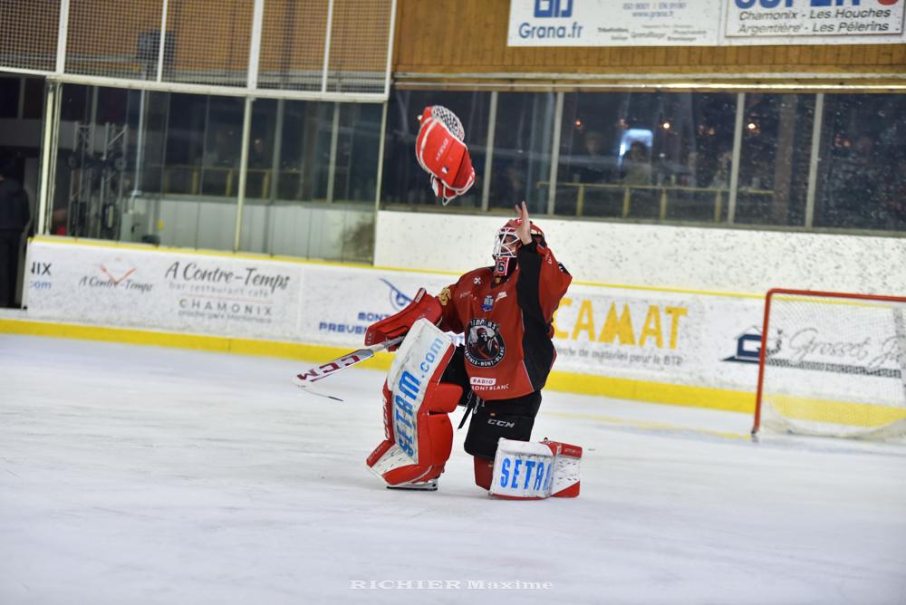 Chamonix  5 - 4 Angers 