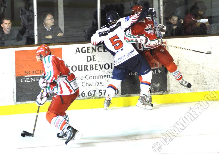 Courbevoie  3 - 8 Nice