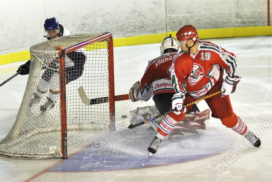 Courbevoie  3 - 8 Nice