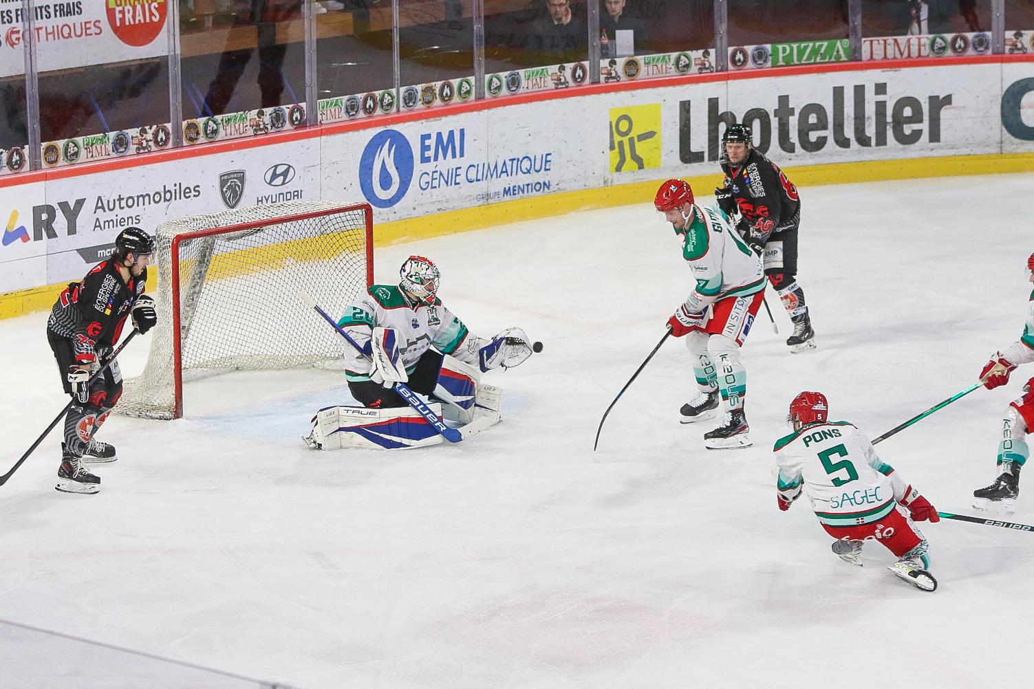 Amiens  4 - 0 Anglet