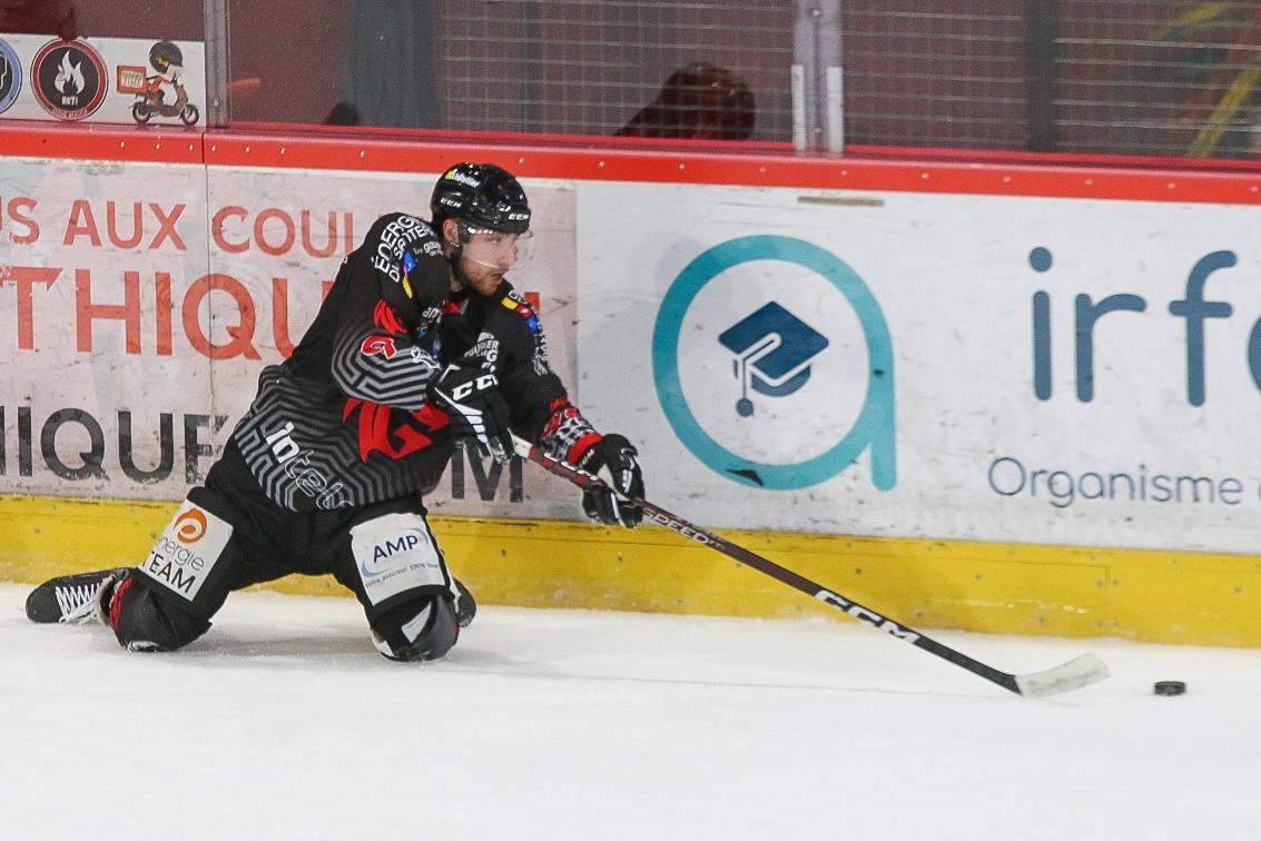 Amiens  4 - 0 Anglet