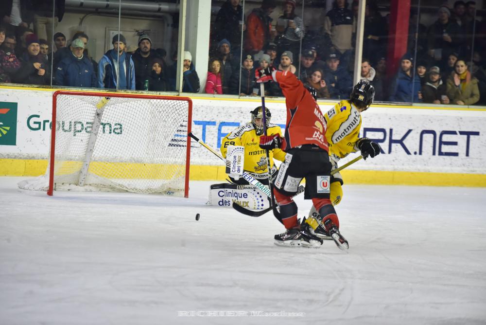 Chamonix  1 - 5 Rouen