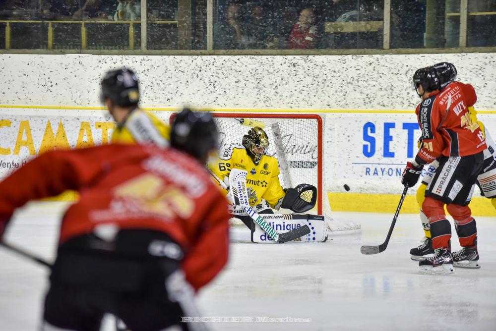 Chamonix  1 - 5 Rouen