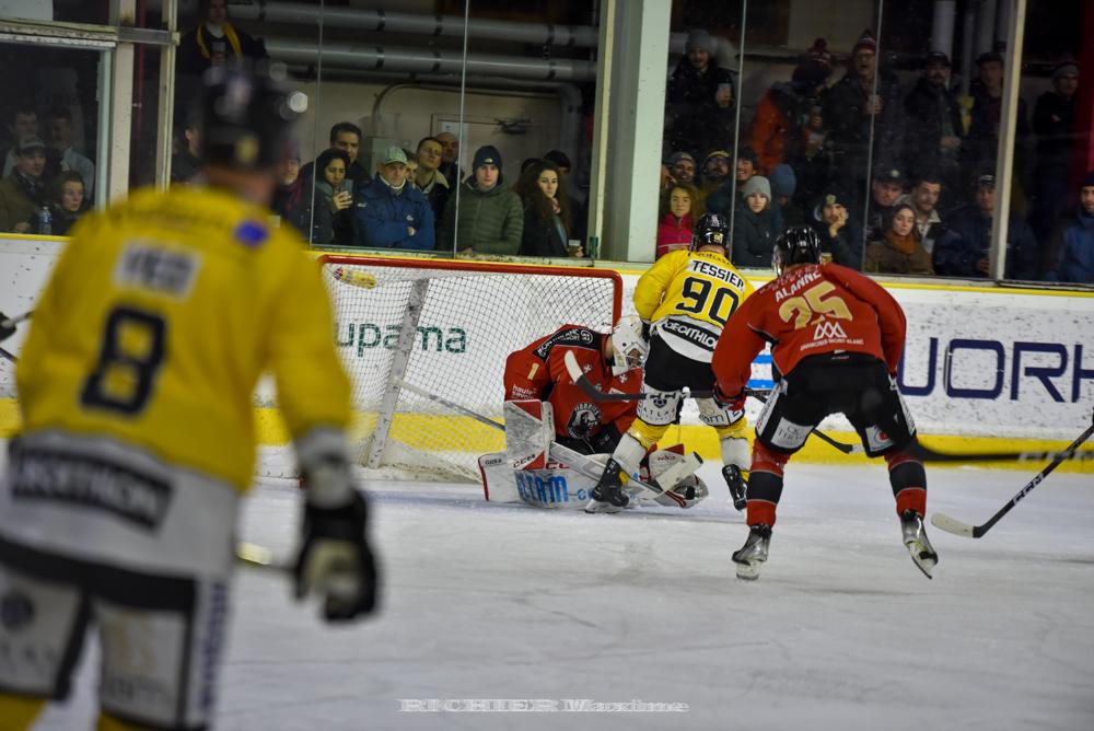 Chamonix  1 - 5 Rouen