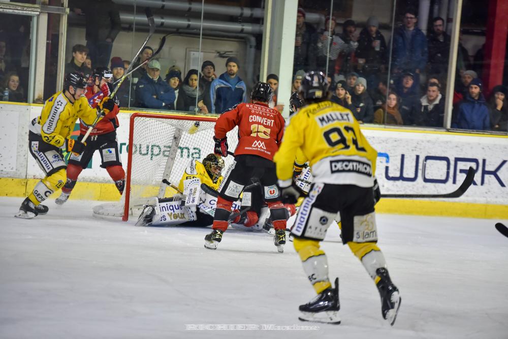 Chamonix  1 - 5 Rouen