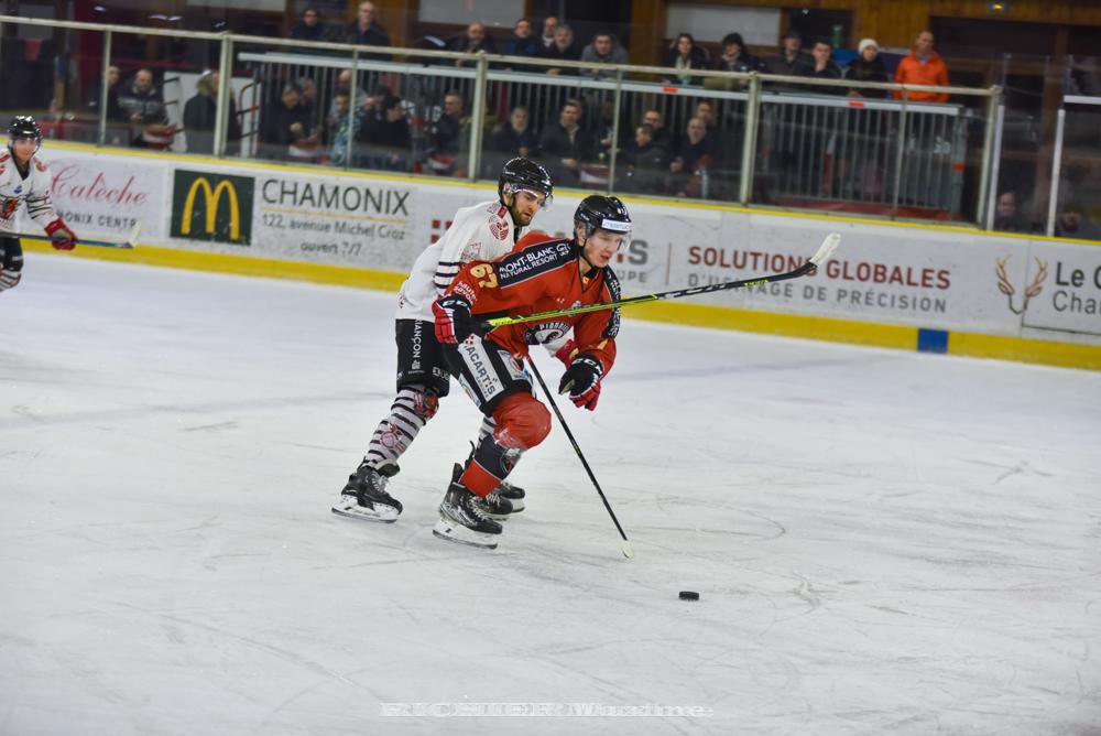 Chamonix  3 - 2 Briançon 