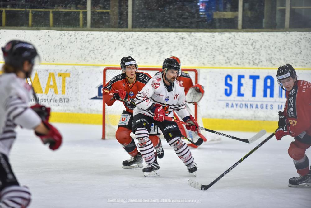 Chamonix  3 - 2 Briançon 