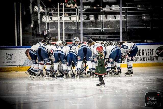 Photo hockey match Cergy-Pontoise / Féminin - Tours / Féminine le 21/01/2023