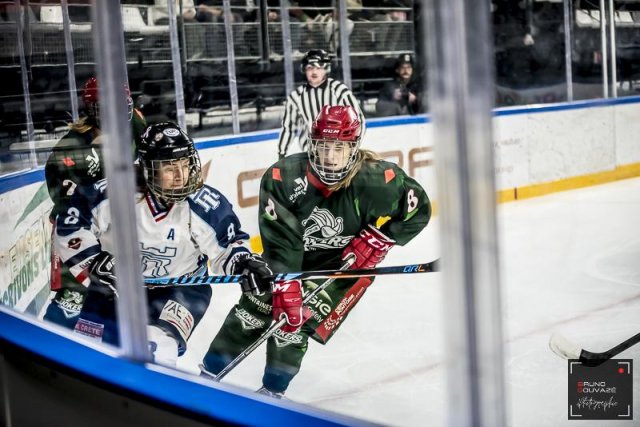 Photo hockey match Cergy-Pontoise / Féminin - Tours / Féminine le 21/01/2023