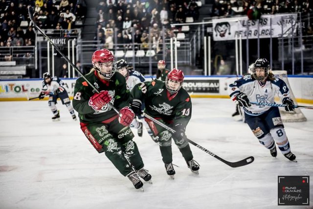 Photo hockey match Cergy-Pontoise / Féminin - Tours / Féminine le 21/01/2023