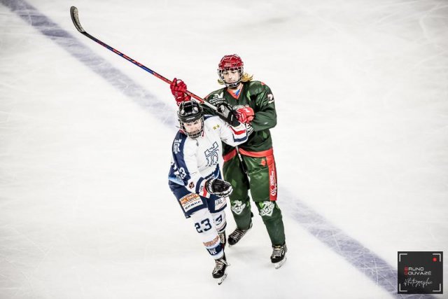 Photo hockey match Cergy-Pontoise / Féminin - Tours / Féminine le 21/01/2023