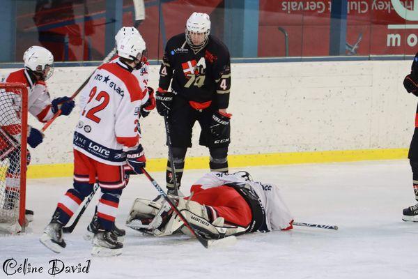 HC74 8 - 9 HCLR - U17