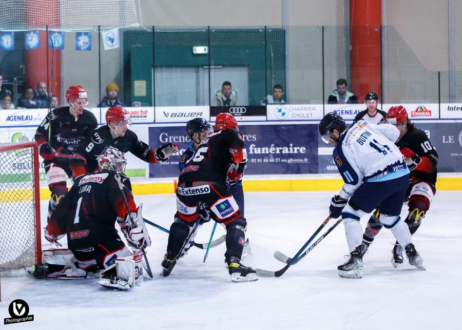 Cholet  1 - 3 Tours 