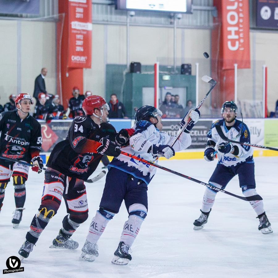 Cholet  1 - 3 Tours 