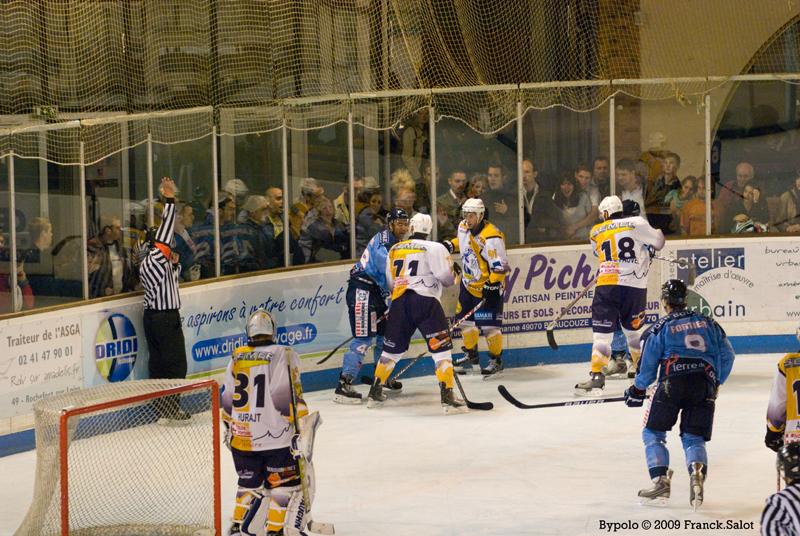 Angers  8 - 5 Chamonix 