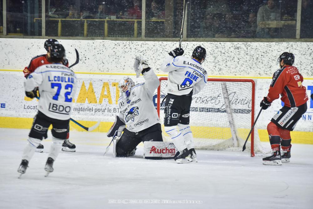 Chamonix  2 - 1 Gap 