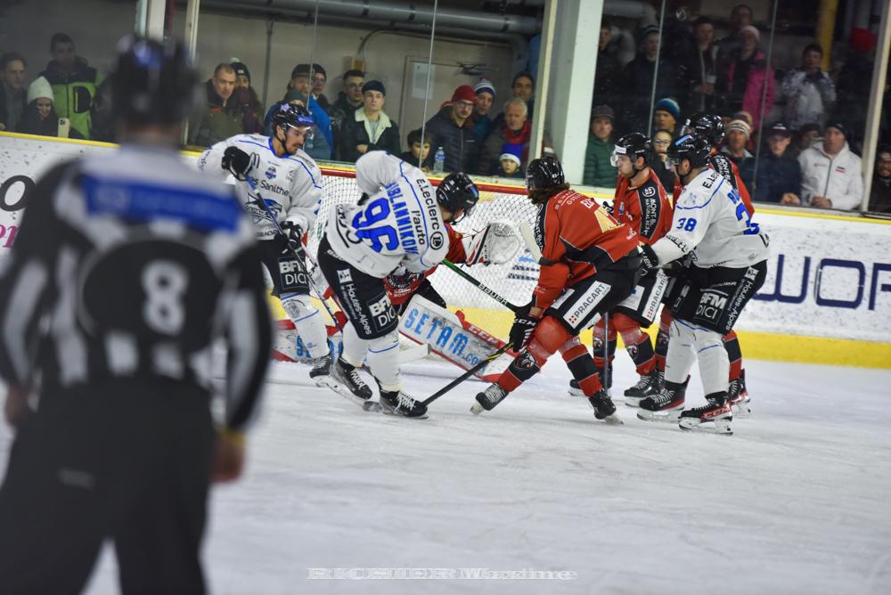 Chamonix  2 - 1 Gap 