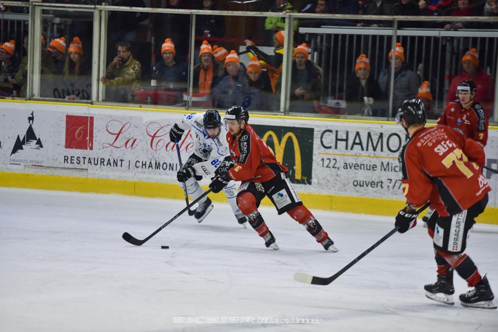Chamonix  2 - 1 Gap 