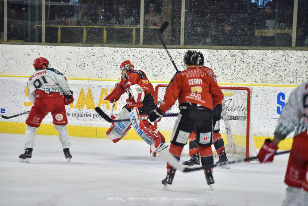 Chamonix  1 - 3 Cergy-Pontoise