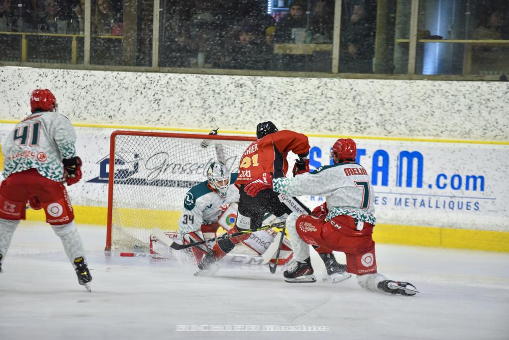 Chamonix  1 - 3 Cergy-Pontoise