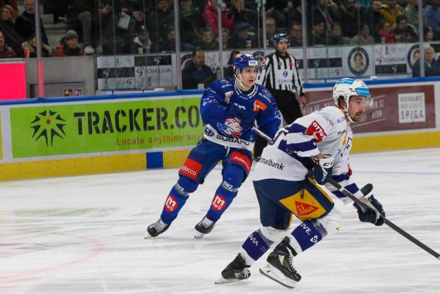 Photo hockey match Zürich - Zug le 26/02/2023