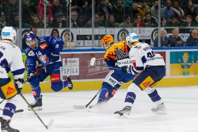 Photo hockey match Zürich - Zug le 26/02/2023