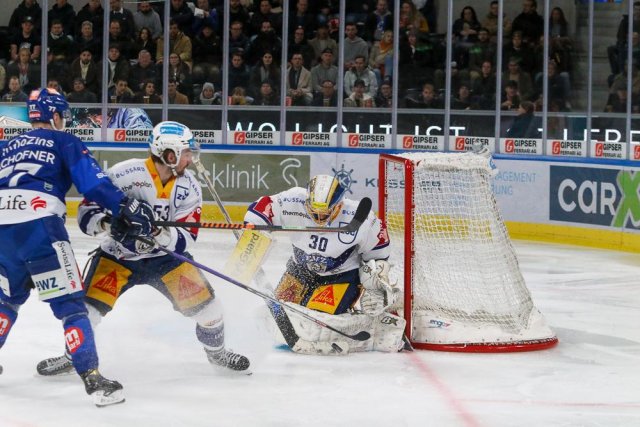 Photo hockey match Zürich - Zug le 26/02/2023