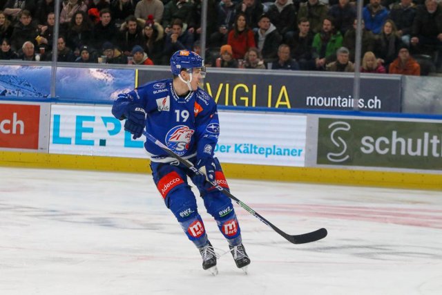 Photo hockey match Zürich - Zug le 26/02/2023