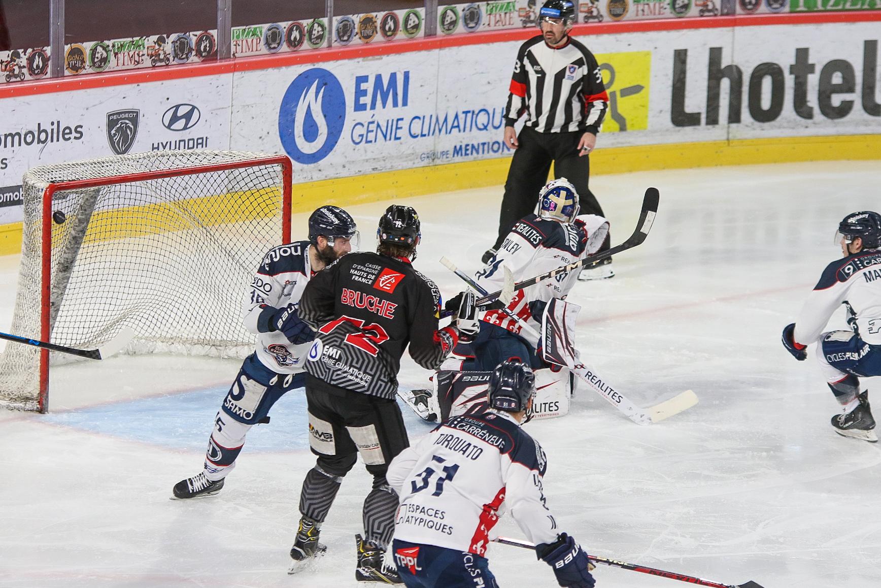 Amiens  4 - 1 Angers 