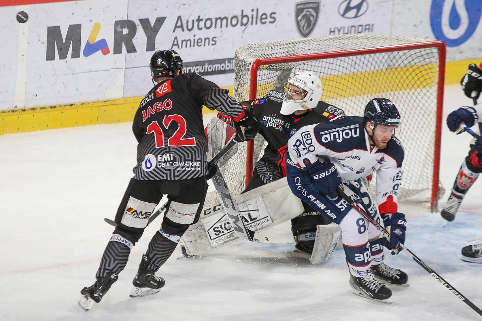 Amiens  4 - 1 Angers 