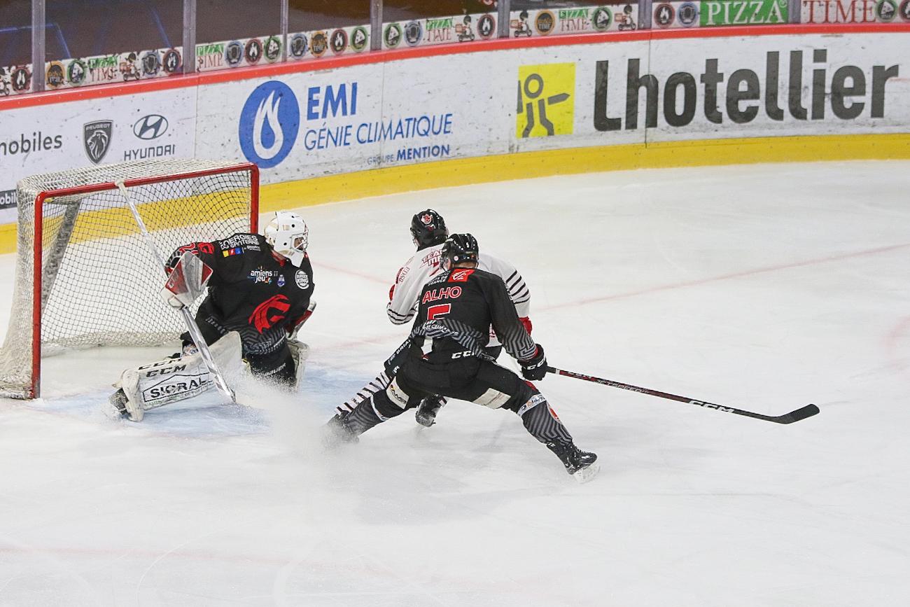 Amiens  8 - 1 Briançon 