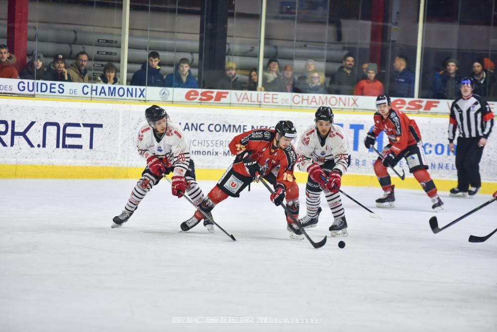 Chamonix  4 - 2 Briançon 
