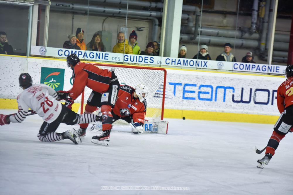 Chamonix  4 - 2 Briançon 