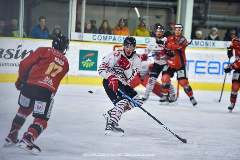 Chamonix  4 - 2 Briançon 