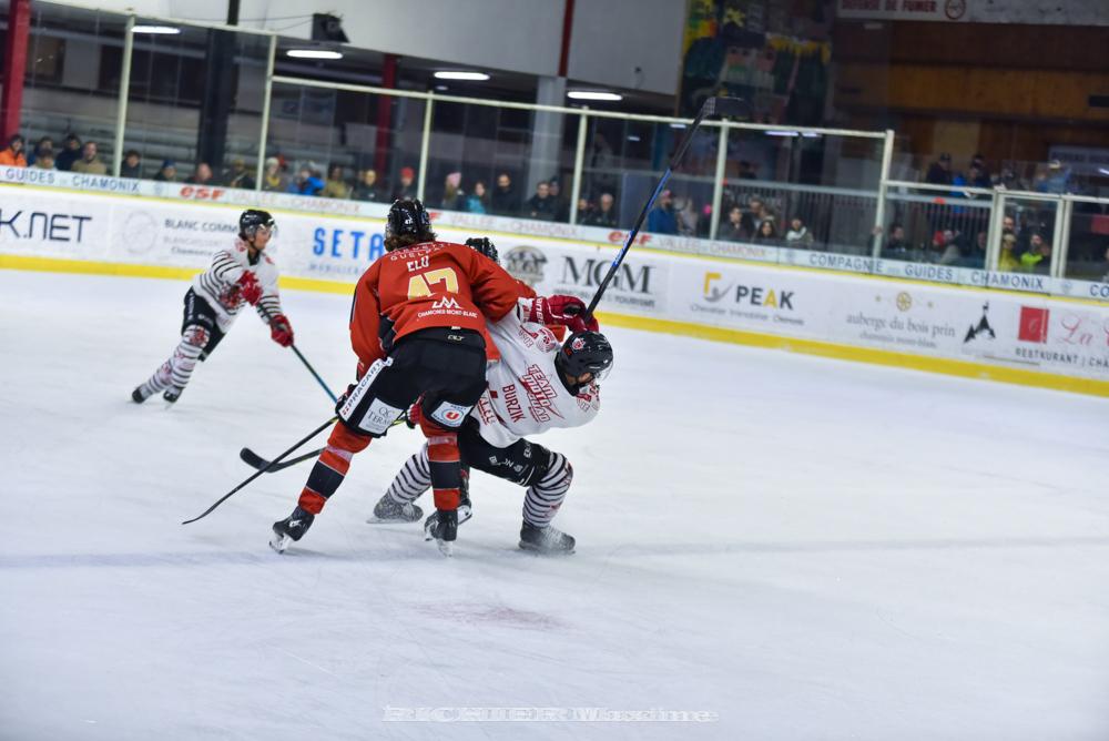 Chamonix  4 - 2 Briançon 