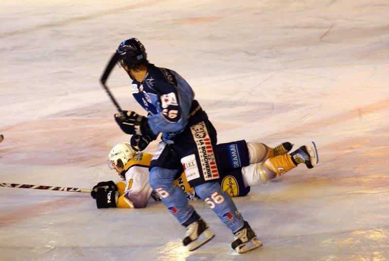 Angers  8 - 5 Chamonix 