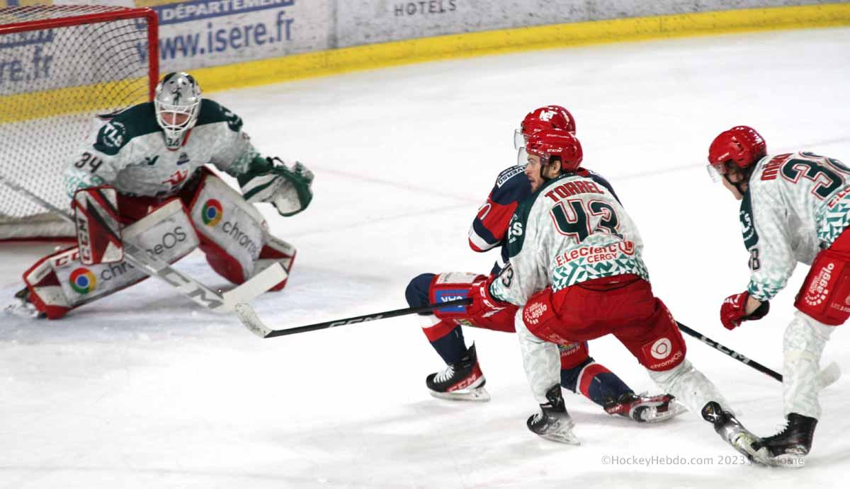 Grenoble  9 - 2 Cergy-Pontoise
