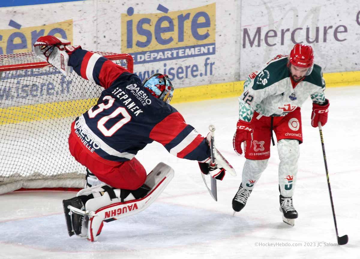 Grenoble  9 - 2 Cergy-Pontoise
