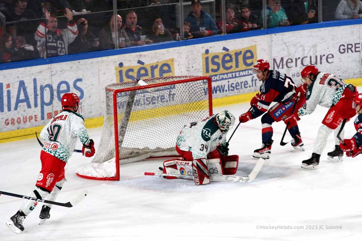 Grenoble  9 - 2 Cergy-Pontoise
