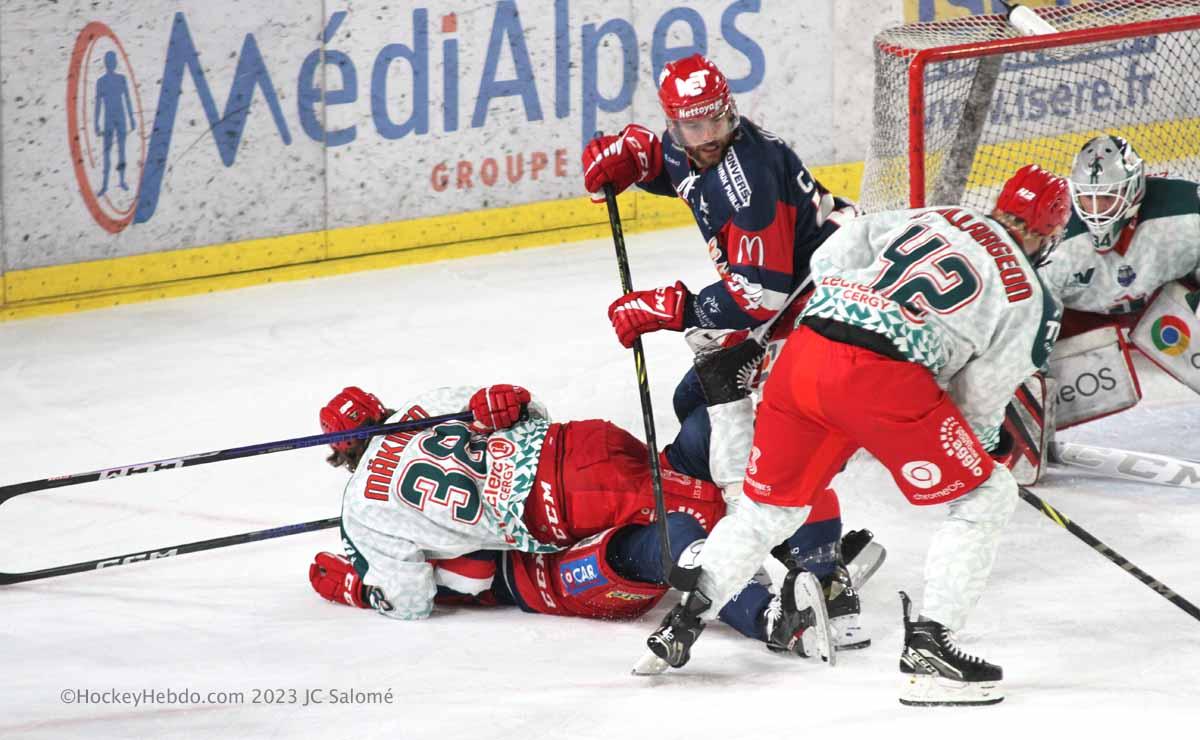 Grenoble  4 - 2 Cergy-Pontoise